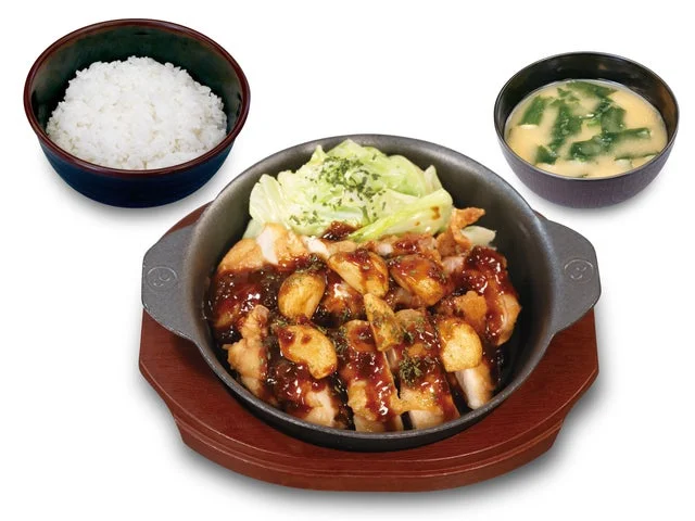 松のや『にんにく醤油の揚げる鶏テキ定食』の単品写真