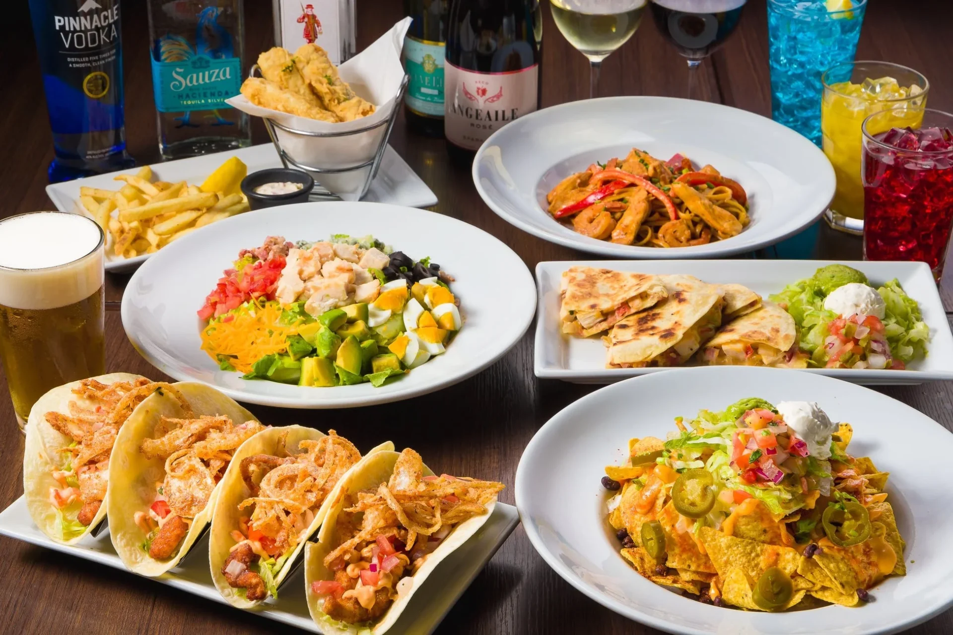 ファンタスティックパーティーコースのタコスやナチョス