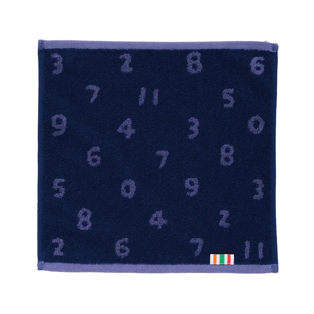 SOU・SOUコラボの紺色ジャガードハンドタオル