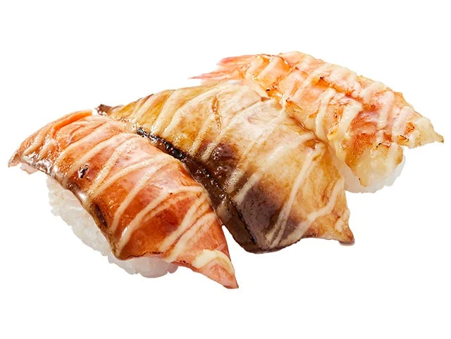 サーモン、国産活〆寒ぶり、えびの3種の浜焼き風食べ比べ寿司。