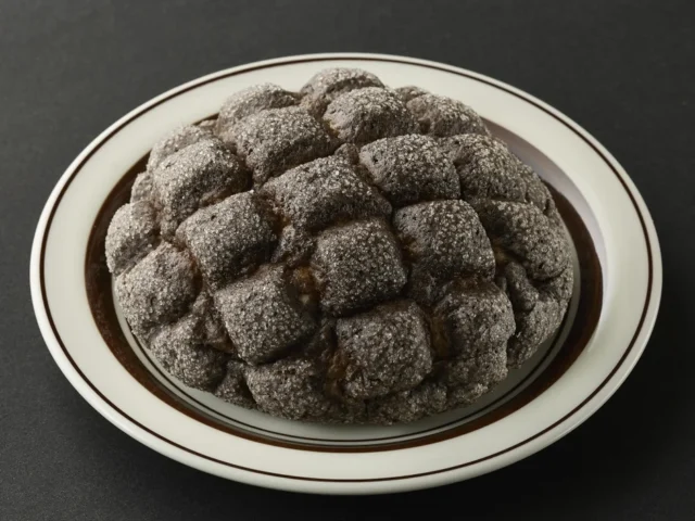 ブラックココアメロンパン