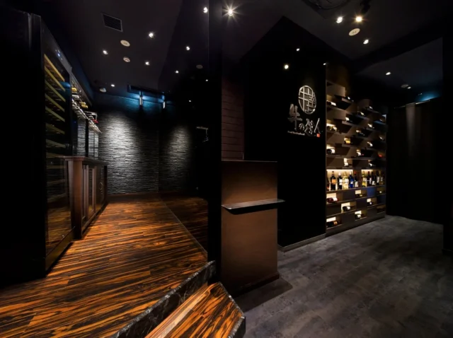 牛の達人の洗練された店内空間