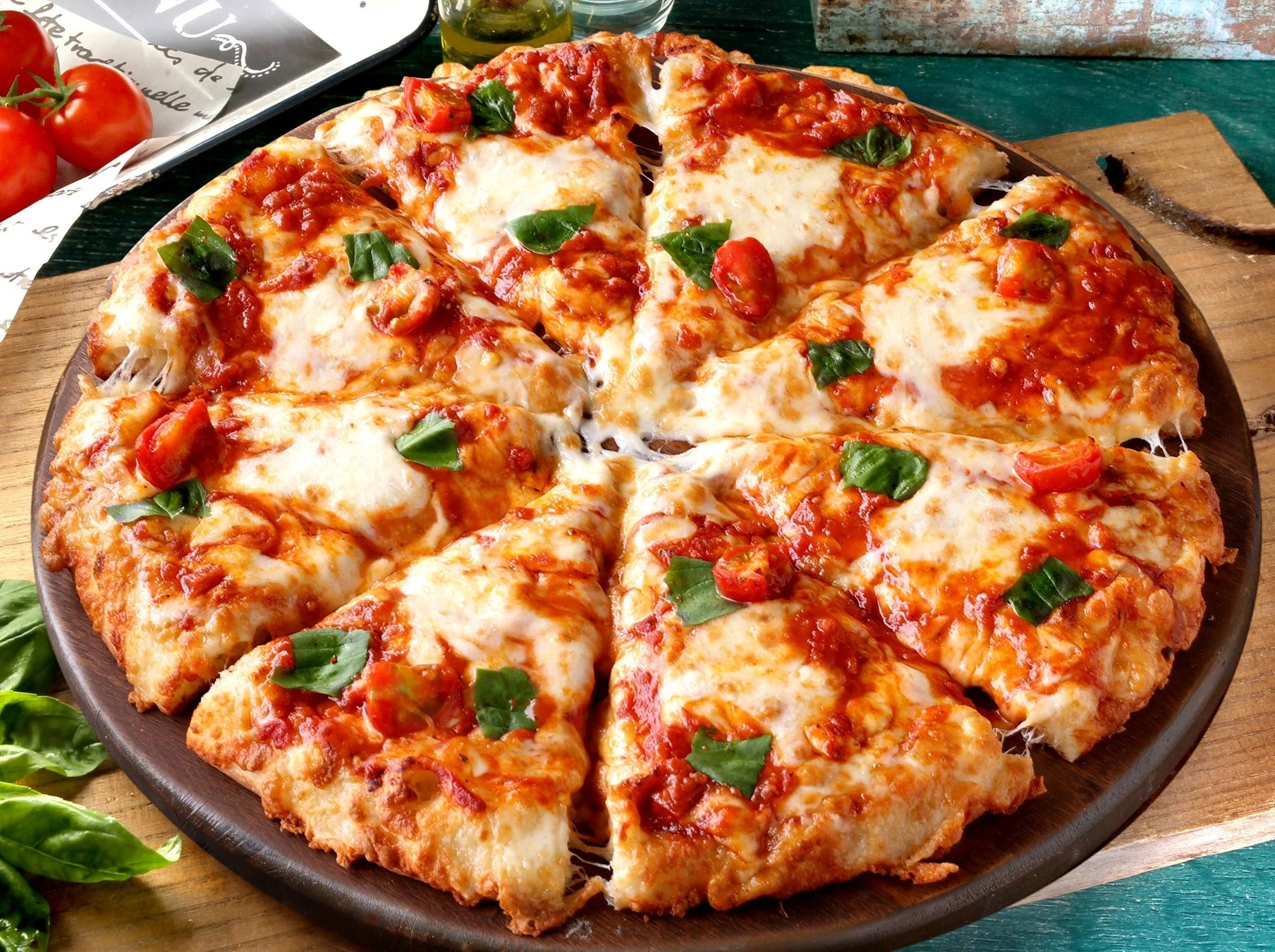 水牛モッツァレラとセミドライトマトのピザーラマルゲリータ