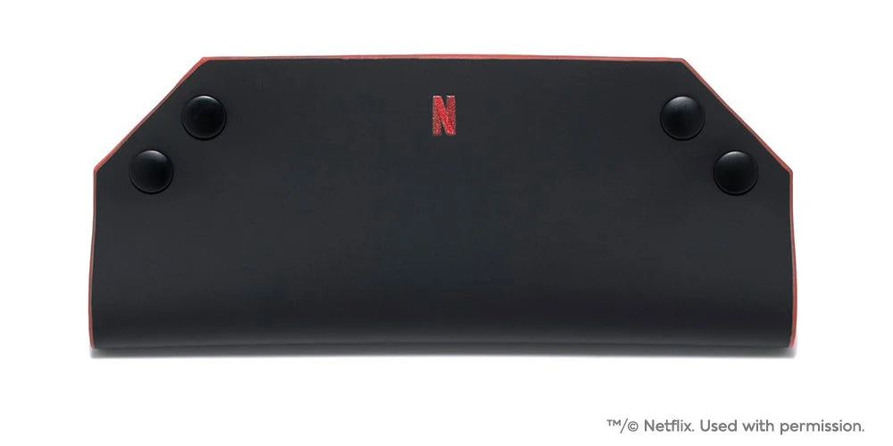 JINS HOME × Netflixコラボのオリジナルメガネケース（閉じた状態）