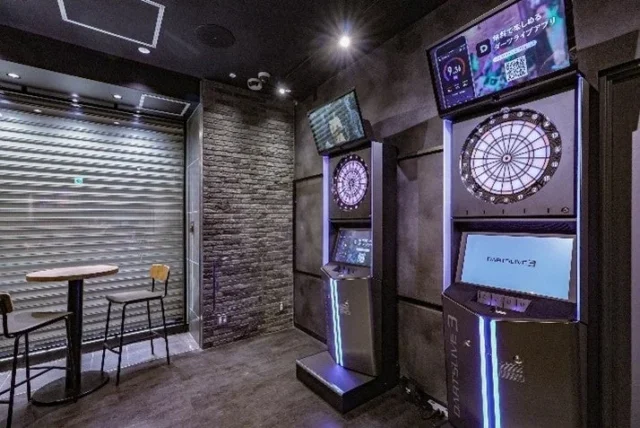 EXBAR TOKYO plus AKIHABARA店内のダーツゲームスペース