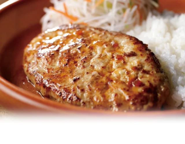 びっくりドンキーのふっくらジューシーなハンバーグ