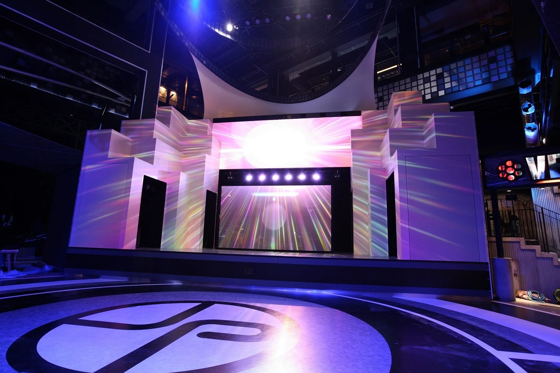 東京ジョイポリスのメインステージの様子