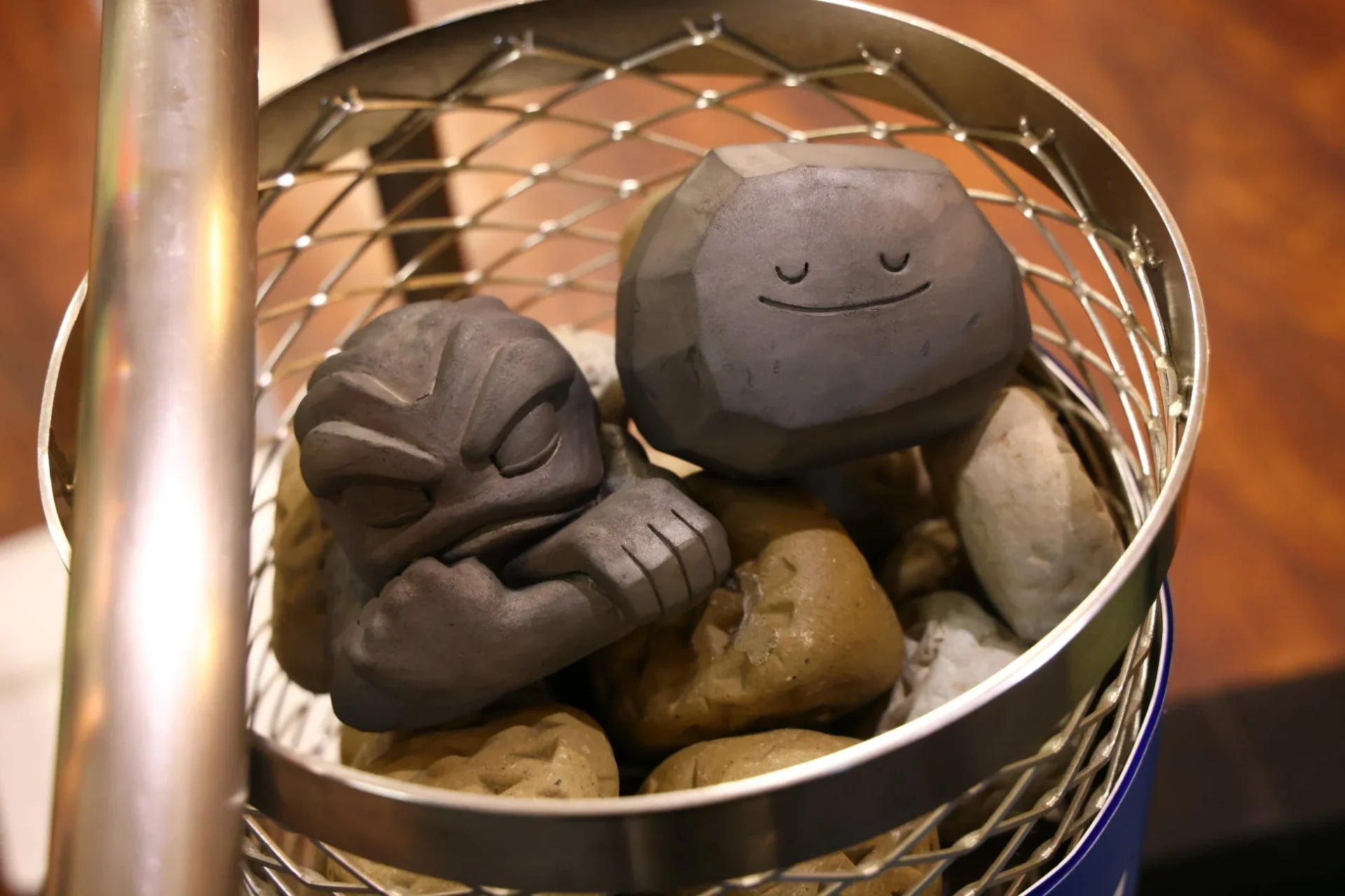 イシツブテとメタモン型のサウナストーン