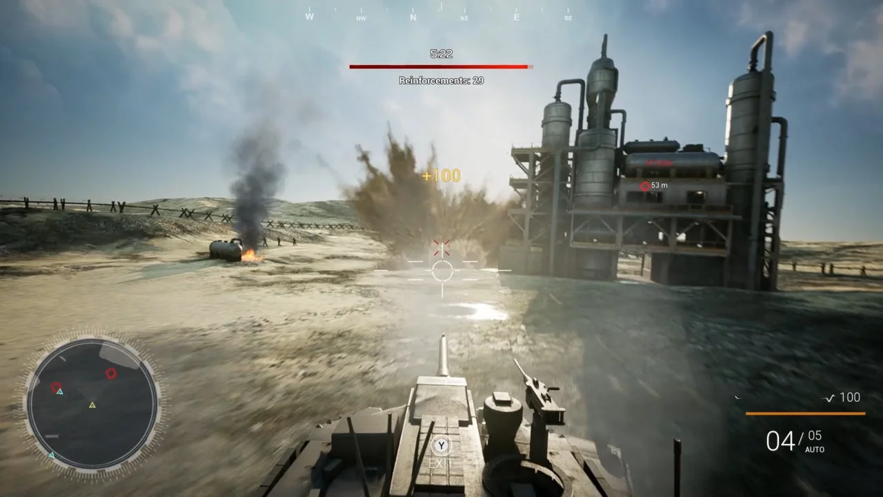 戦車に搭乗し、砲撃で敵を攻撃するゲームプレイ画面