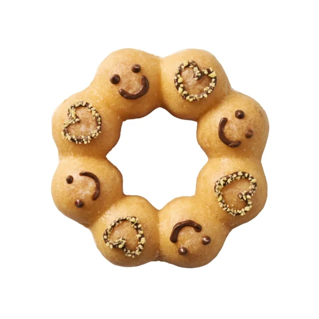 デコレーションキットで飾られたポン・デ・リング