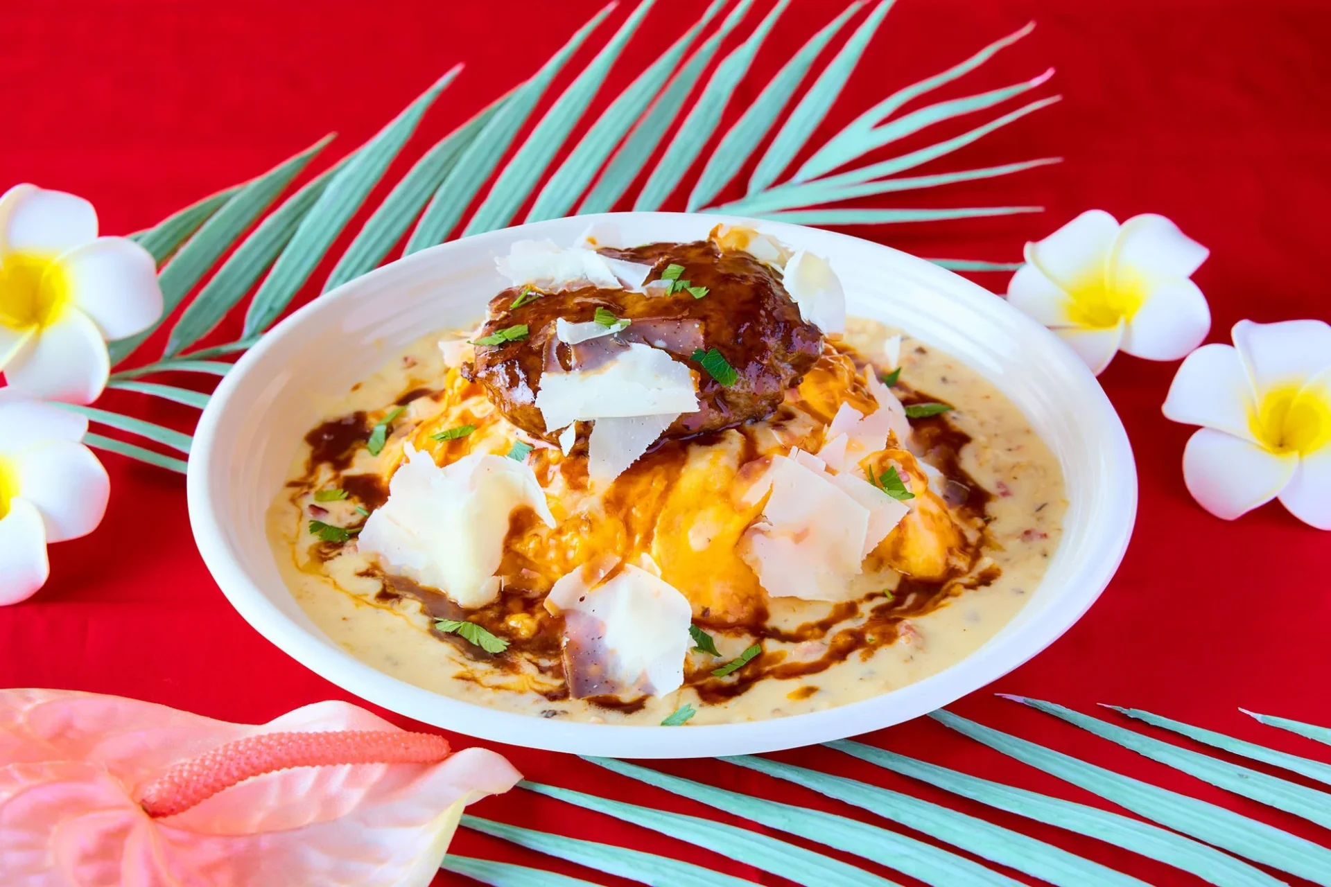 コナズ珈琲 ホワイトポルチーニロコモコ