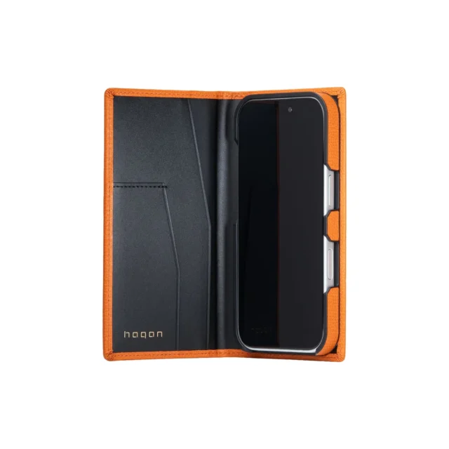 HAGAN CRUMBSレザーiPhone 17 Proフリップケースの内側(iPhone装着)