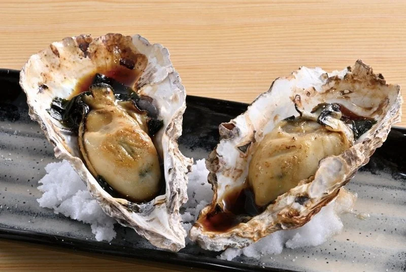 香ばしく焼き上げられた広島県産牡蠣の濱焼