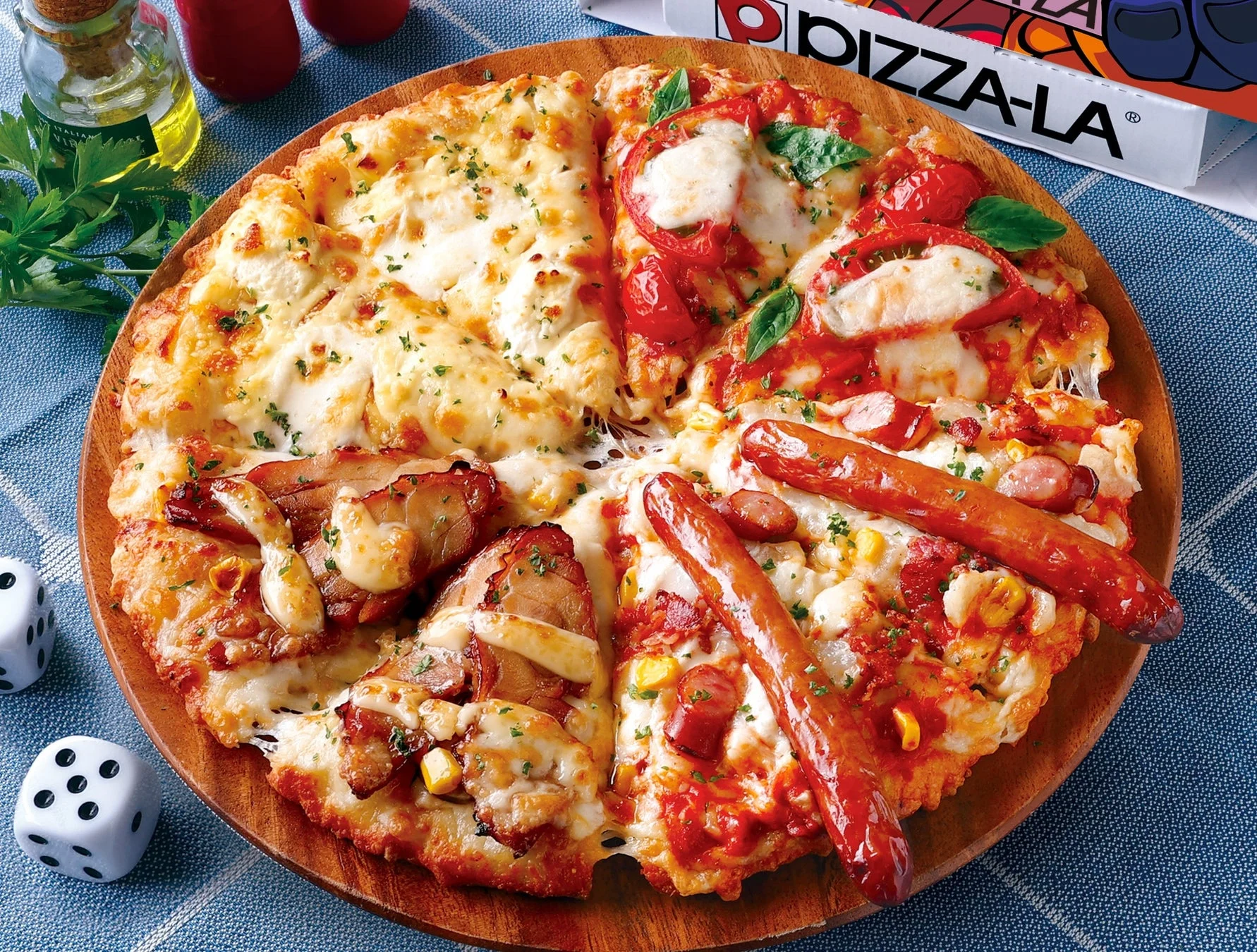 キングボンビーのオレさまクォーターピザ、4種の味が楽しめる