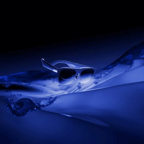 没入感のある映像体験を想起させる「XREAL 1S」のイメージ