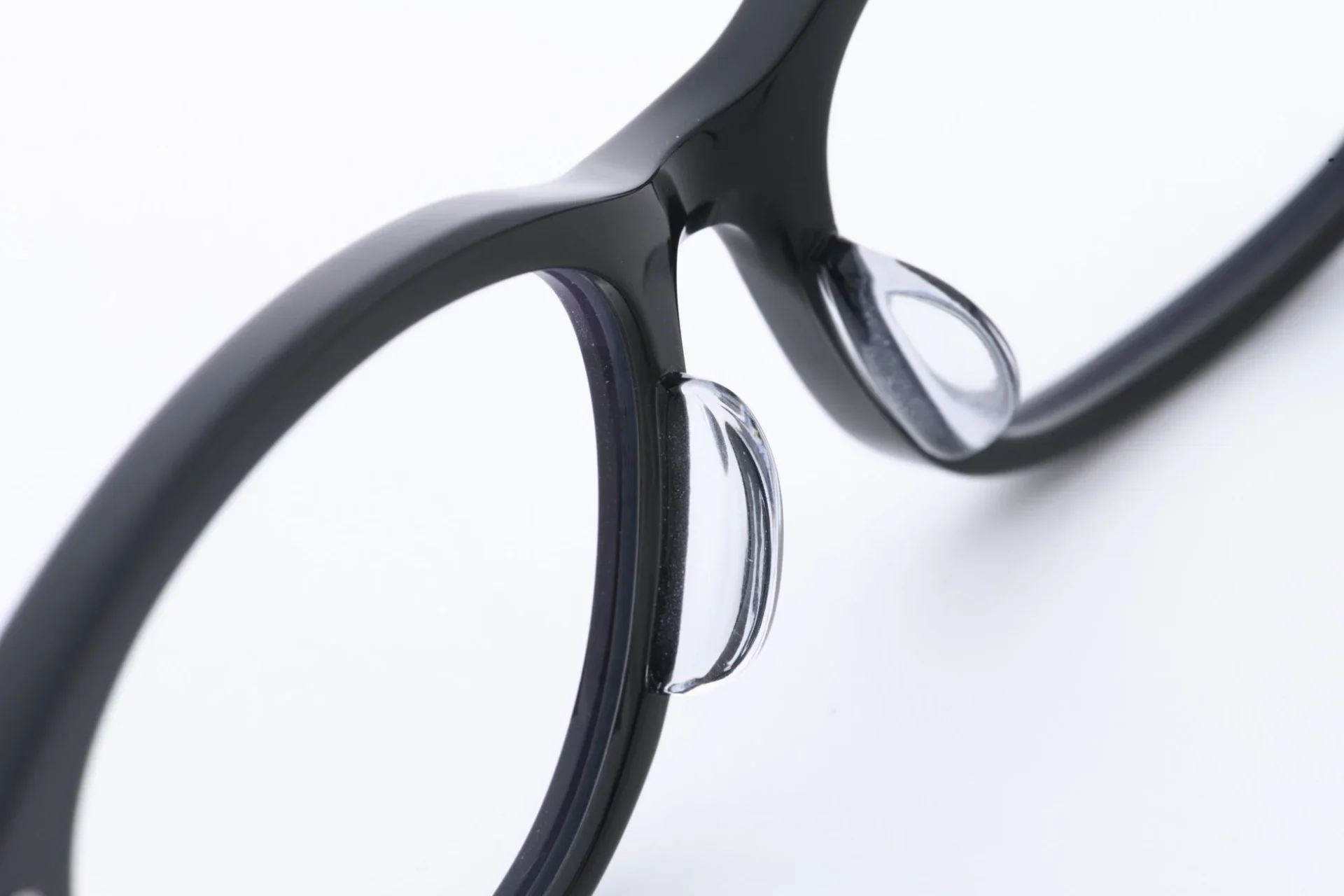 鯖江製サングラスの鼻パッド