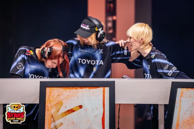 ブロスタ世界一決定戦2025の試合中に悔しがる日本チームの選手