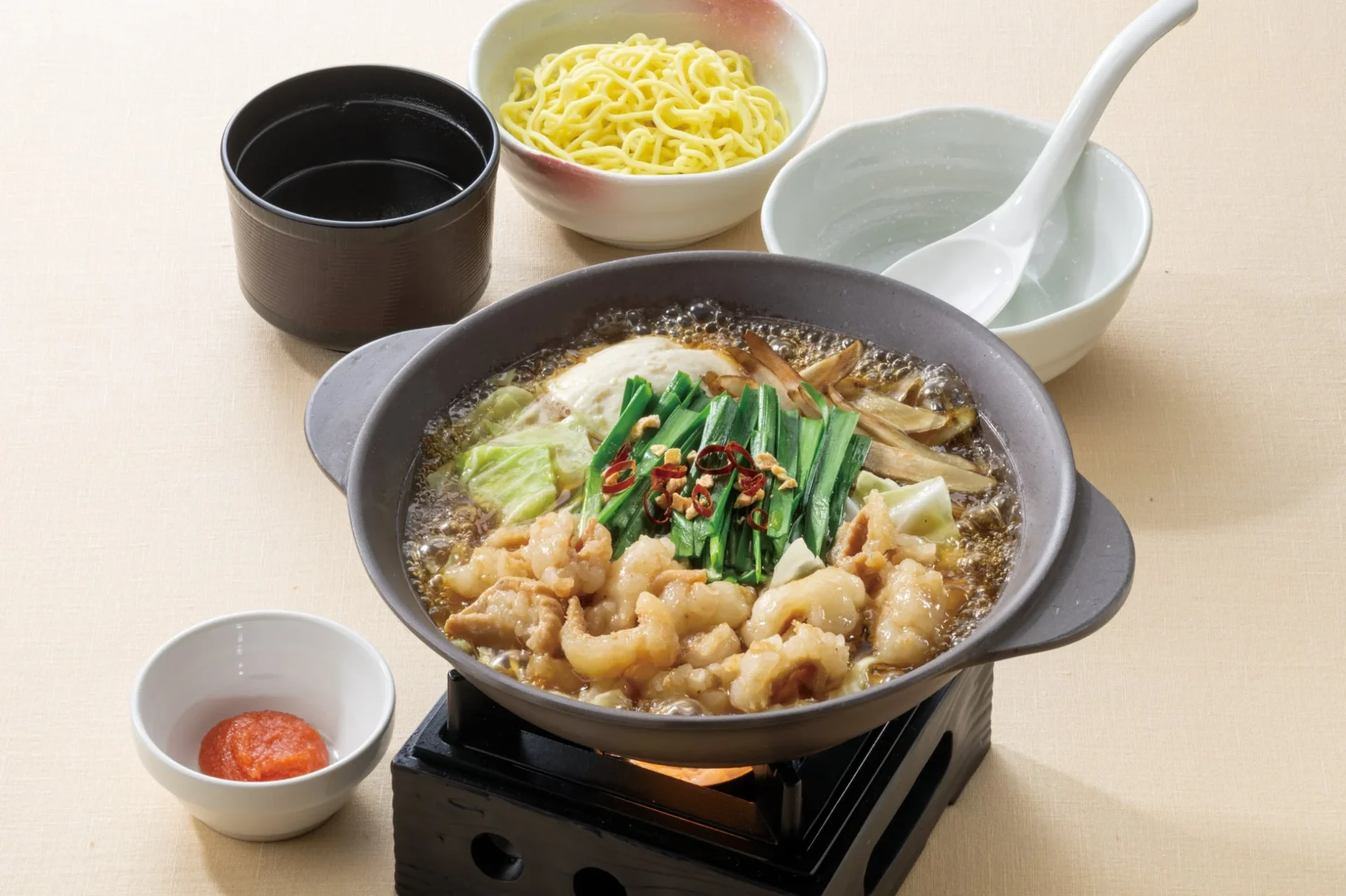 ガスト「博多明太もつ鍋《あごだし醤油》」中華麺付きセット