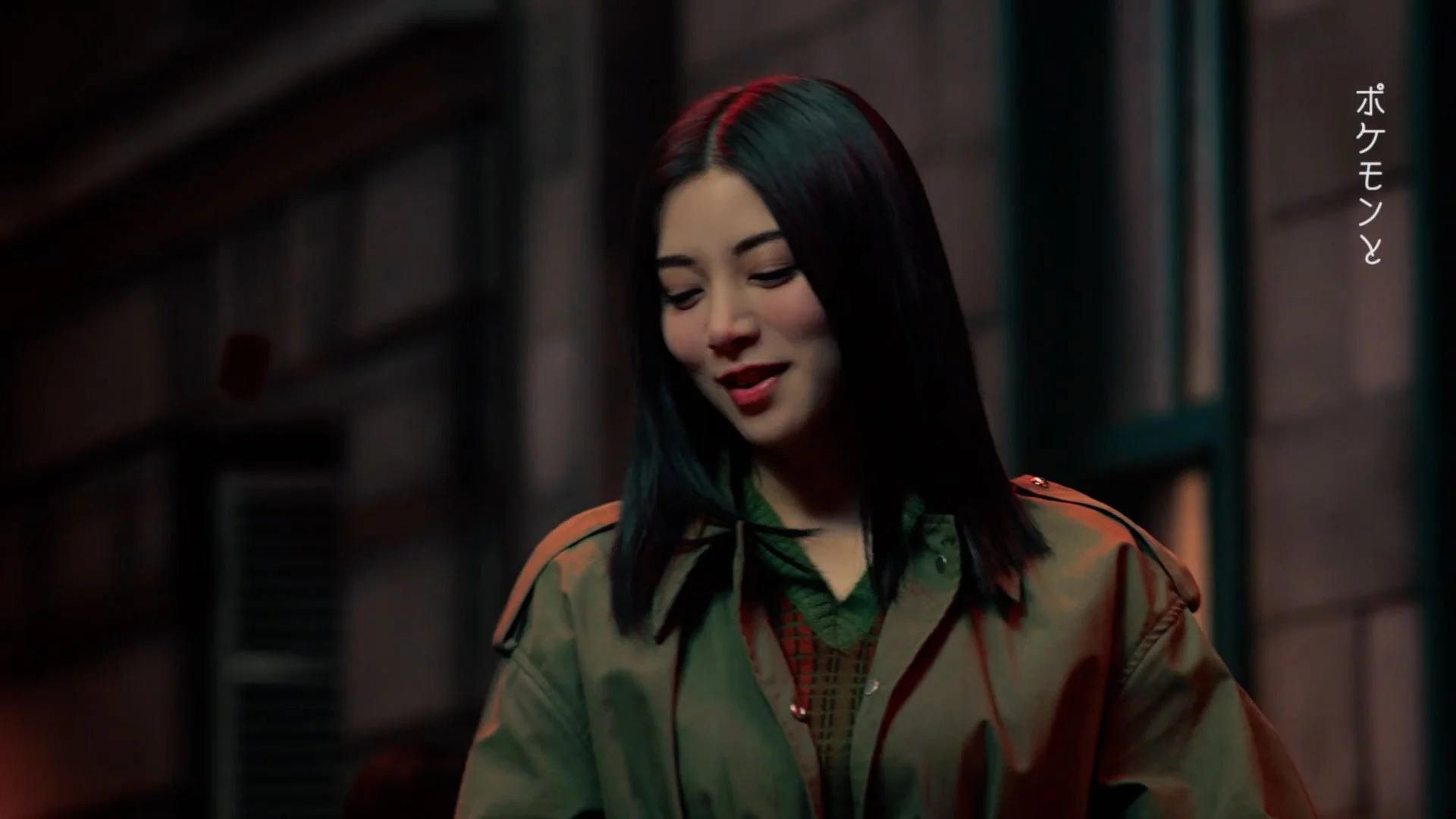 池田エライザさんが「ポケモンと。」と力強く返すCMシーン