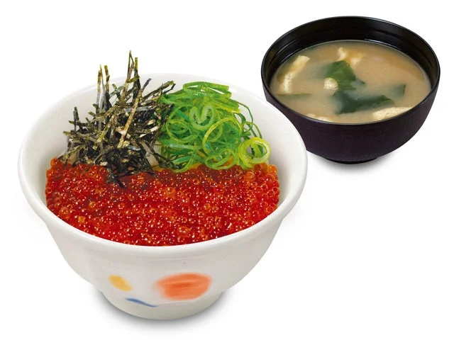 松屋のいくら丼とみそ汁