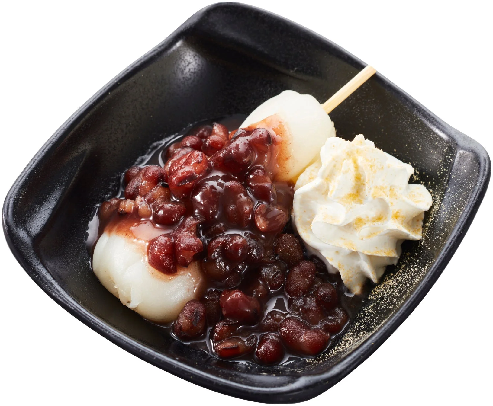ホイップクリームときな粉が乗った「北海道産あずきのふわもちクリームぜんざい」