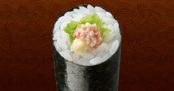 小僧寿しの手巻寿し「かにマヨレタス」。カニたたきとマヨネーズをレタスで巻いたさっぱり味。