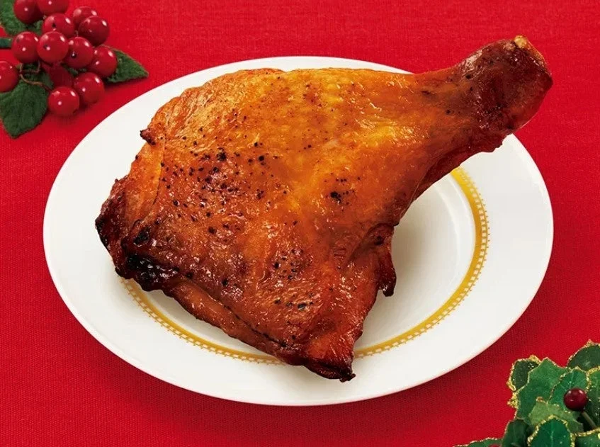 直火で香ばしく焼き上げた「直火焼ローストチキンレッグ(骨付き)」