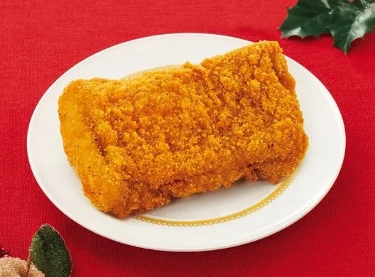 サクサク衣とジューシーな「ファミチキ(骨なし)」