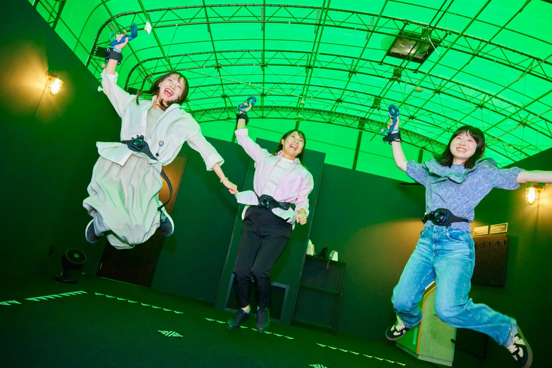 ニジゲンノモリ『モンスターハンター・ザ・フィールド』を楽しむ参加者