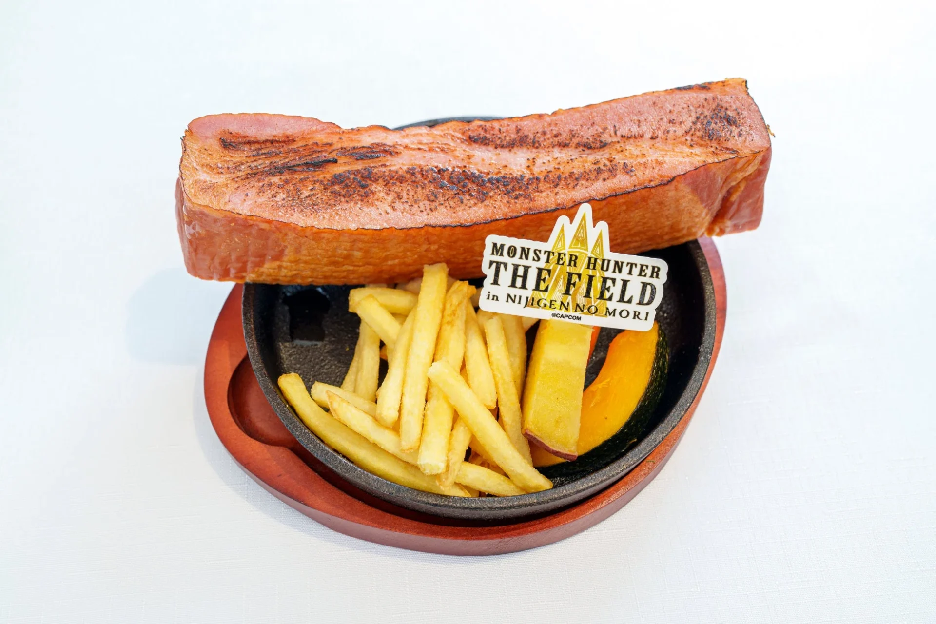 モンスターハンターコラボフード『上手に焼けるかな?こんがり肉プレート』