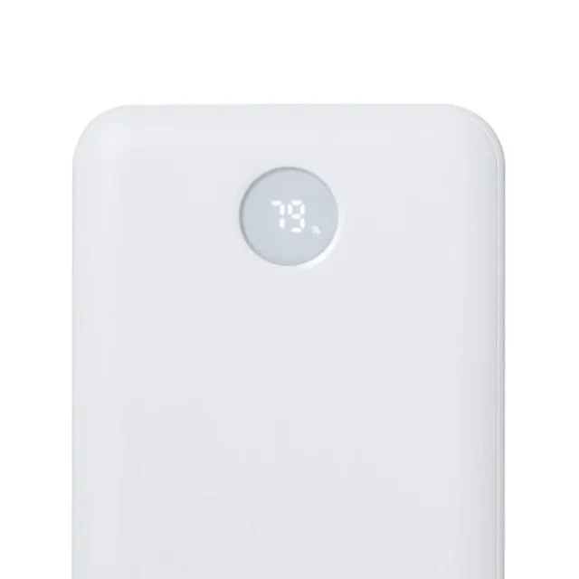 モバイルバッテリーのLEDパネルに表示された残量79%