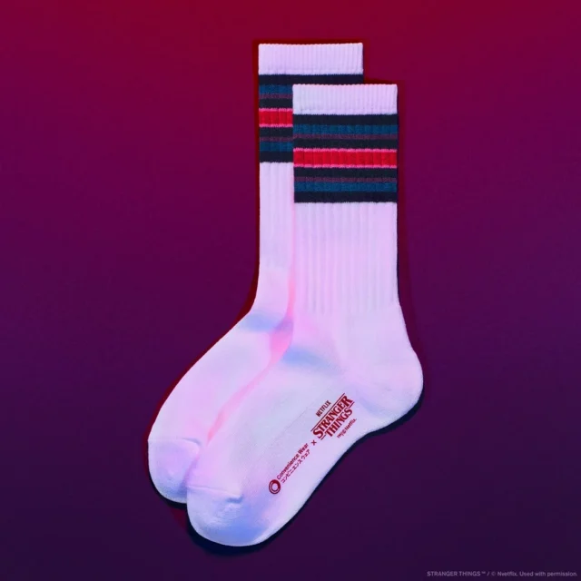 ストレンジャー・シングスデザインのラインソックス(白)
