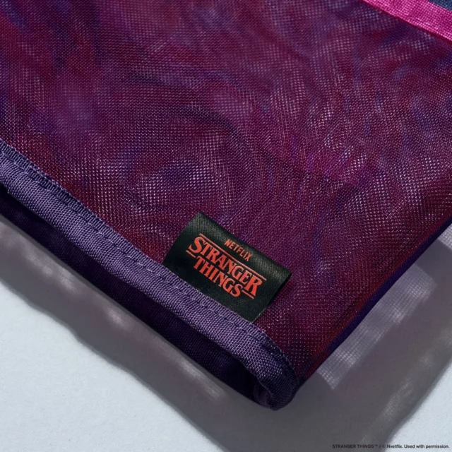 メッシュポーチのストレンジャー・シングスロゴ