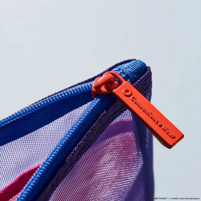 メッシュポーチのコンビニエンスウェアロゴ入りジッパー