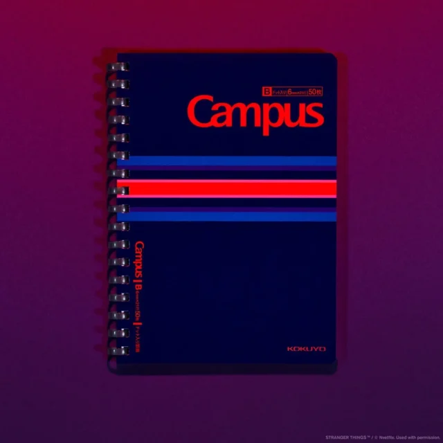 ストレンジャー・シングスデザインのソフトリングノート(ネイビー)