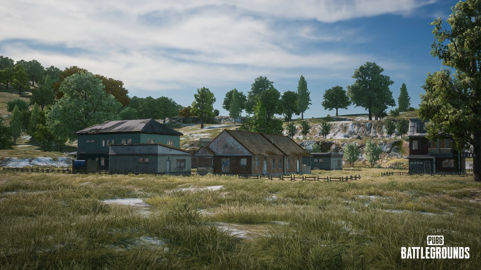 雪化粧したErangelの家々と自然