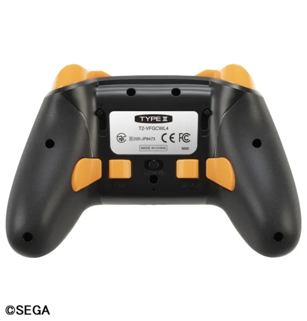 バーチャファイターゲーミングコントローラーPRO-4の背面にある拡張ボタンとトリガー深度切り替えスイッチ