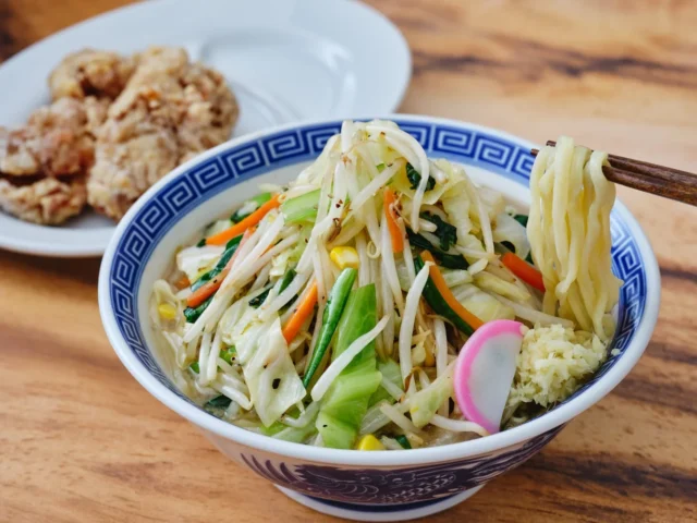 タンメンと唐揚げのセット『タンカラ』