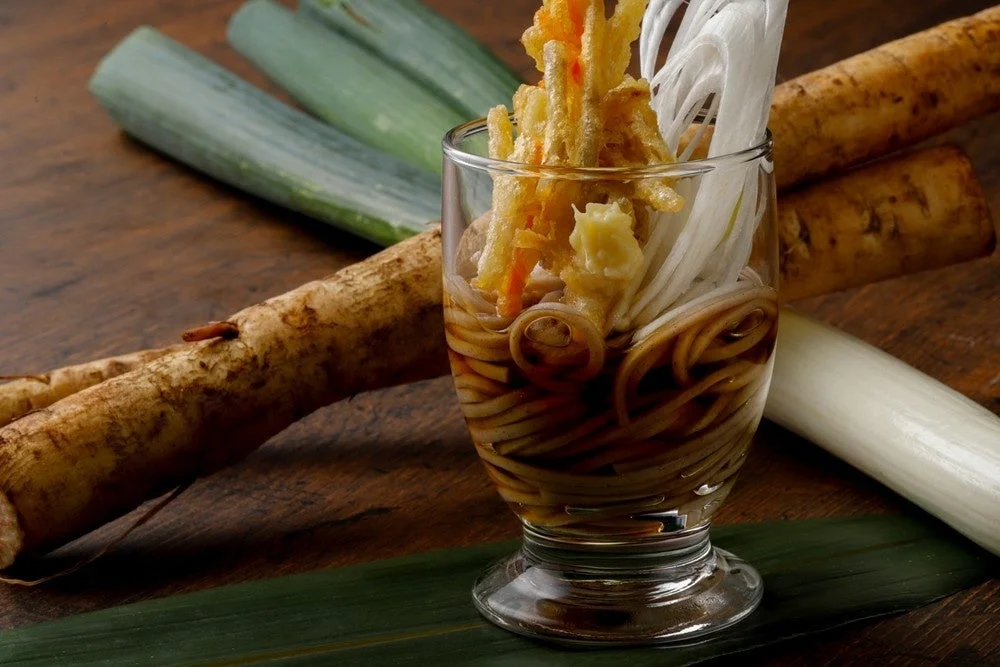 ごぼう天が乗ったそばパフェ