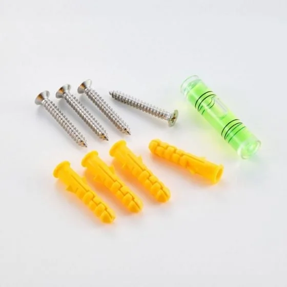 壁掛けスタンドに付属するネジと水平器