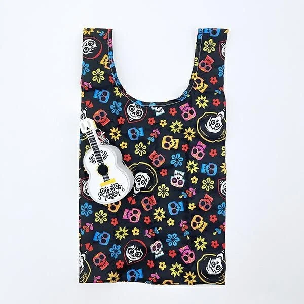 カラフルなガイコツ柄が特徴のエコバッグ