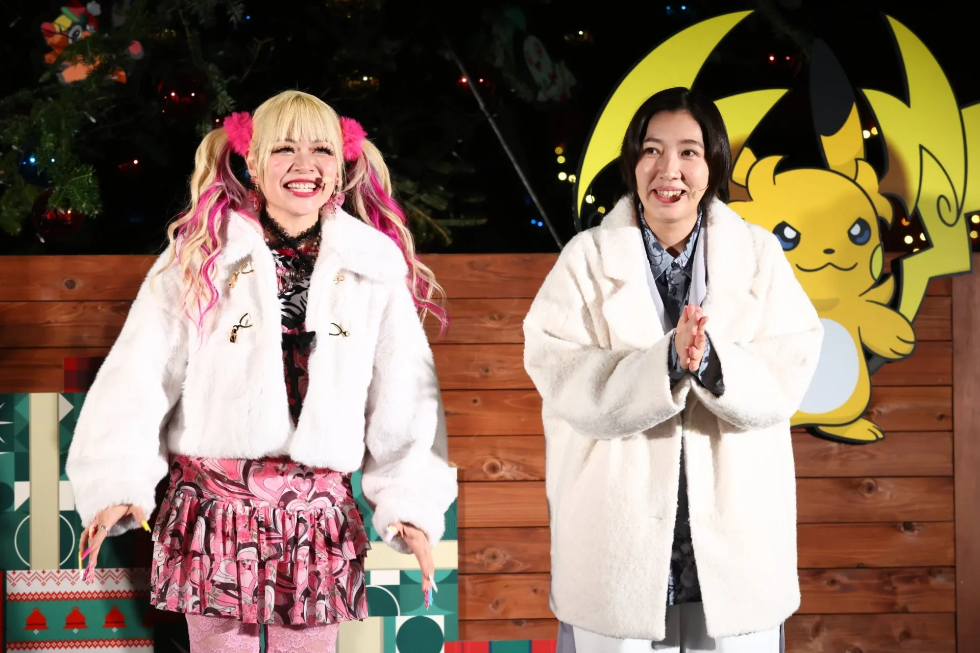 イベントで楽しそうに話すエルフ荒川さんとはるさん