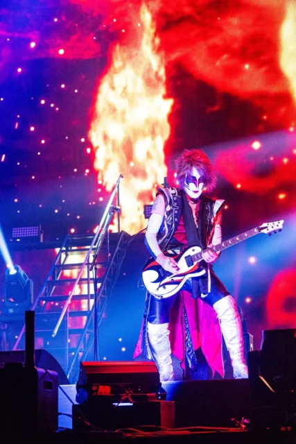 聖飢魔Ⅱジェイル大橋代官によるギターソロパフォーマンス