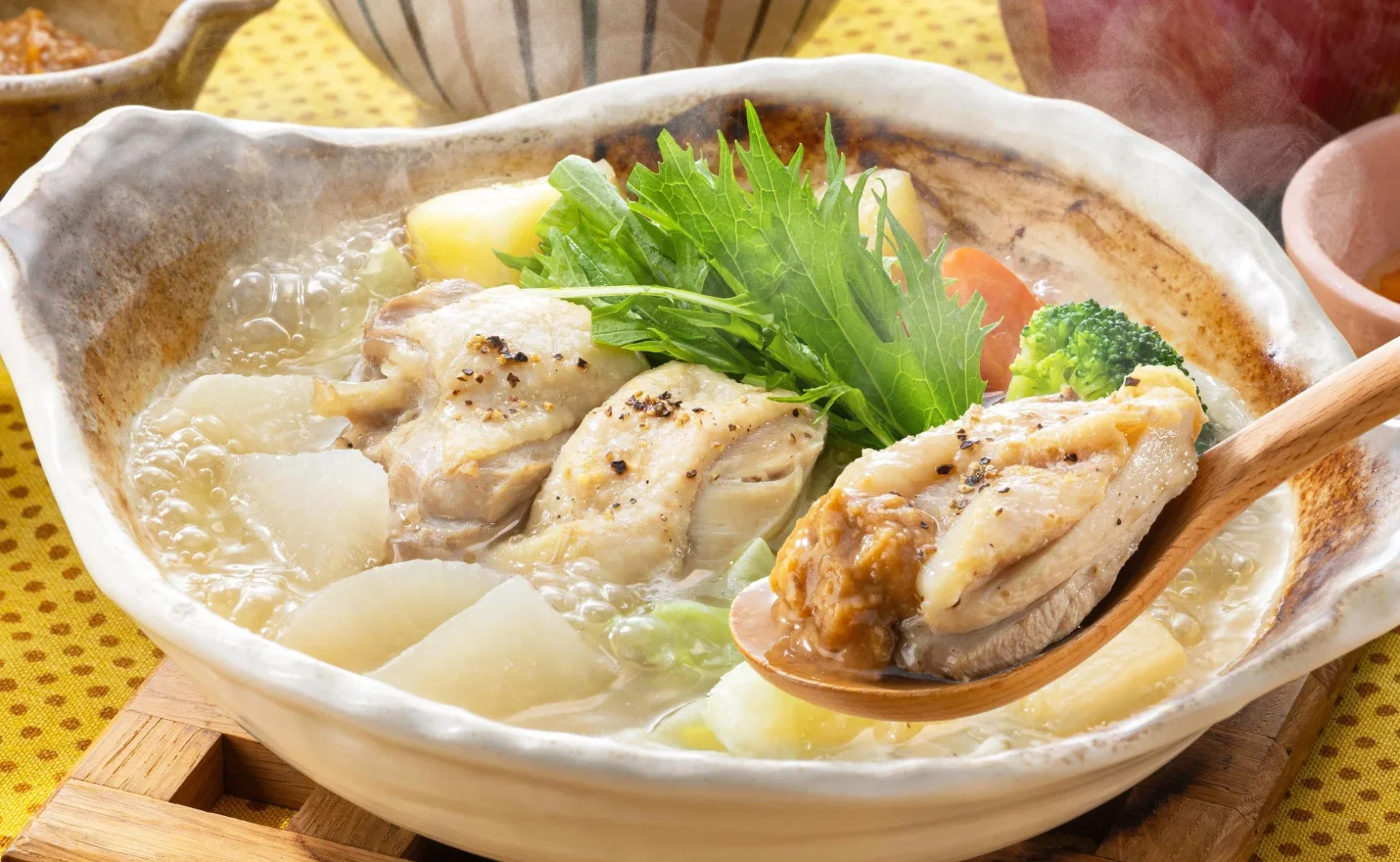 具材が豊富なチキンと6種の野菜の和ポトフ