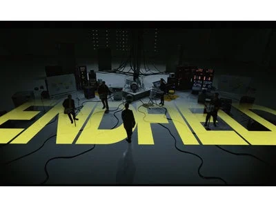OneRepublicが歌うスタジオで「ENDFIELD」のロゴが輝く