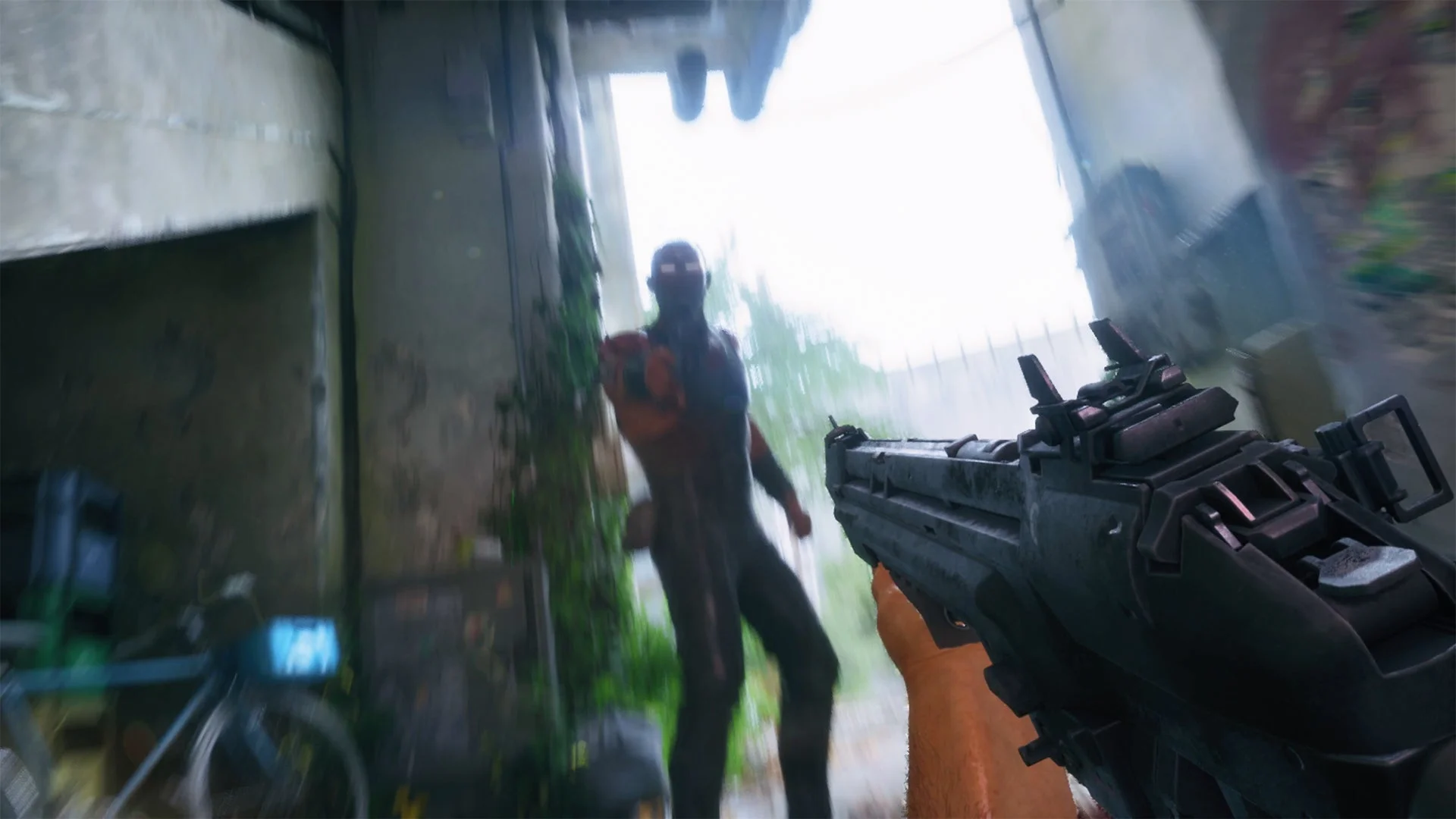 一人称視点で銃を構え敵と対峙するFPS戦闘シーン