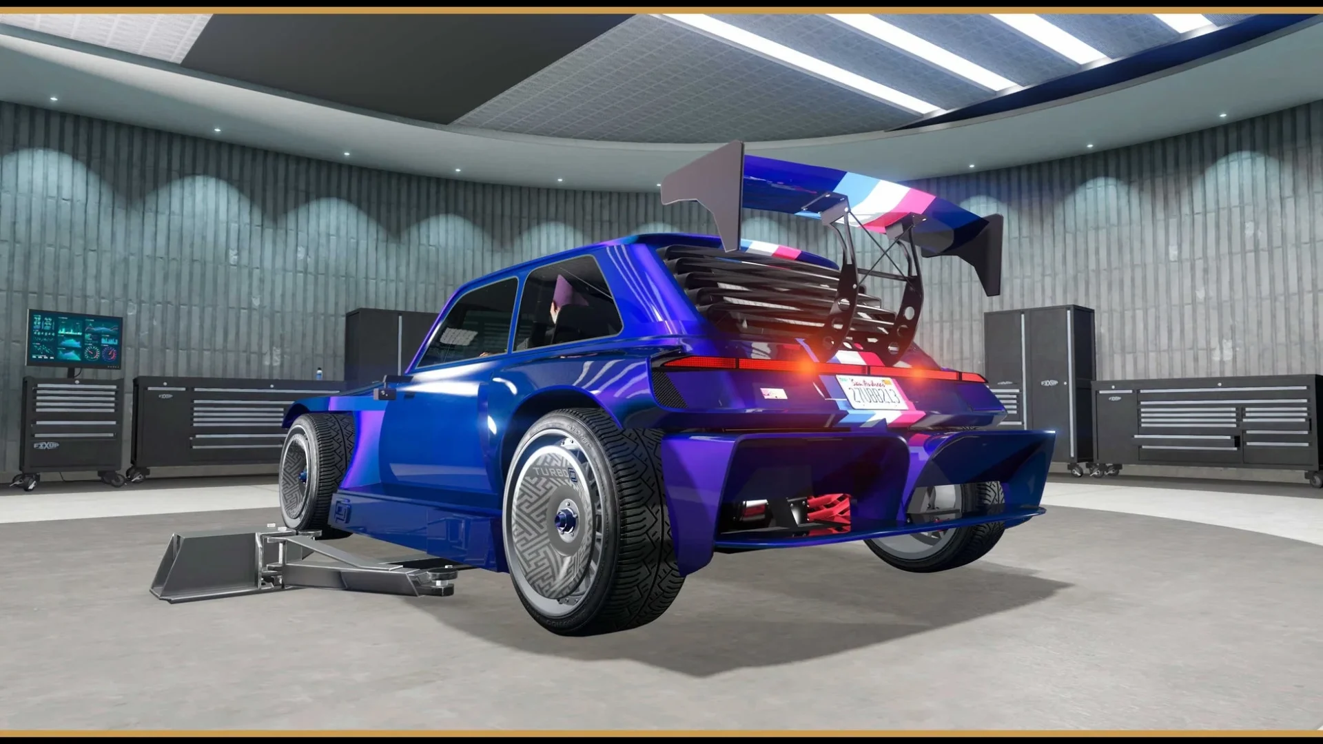 邸宅内の乗り物ワークショップでカスタマイズされる車