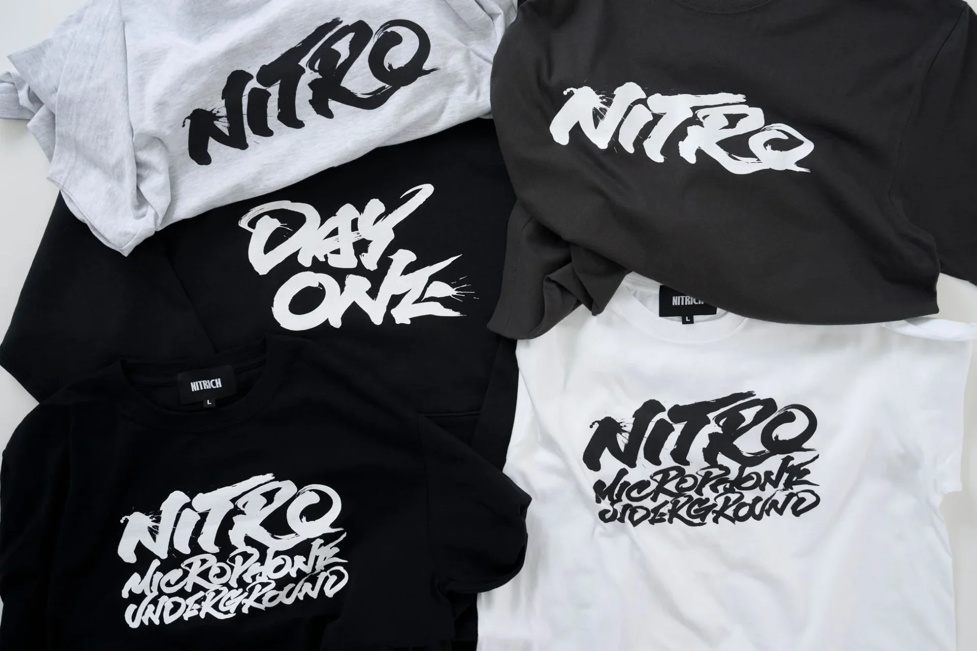 「DAY ONE」リリース記念のアパレルコレクション(Tシャツ、フーディー)