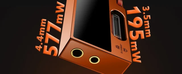 SHANLING UA7の3.5mm/4.4mm出力と最大電力表示