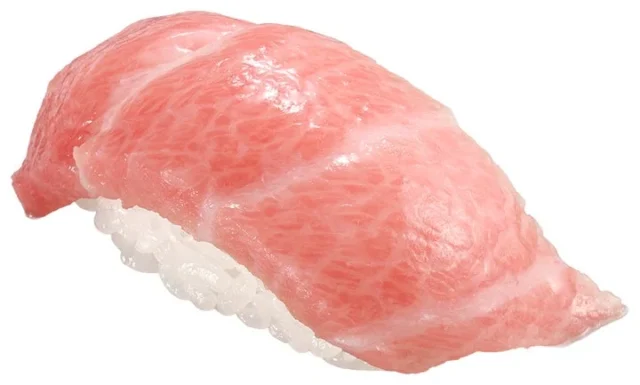 スシローで提供される「本鮪大とろ」の寿司。